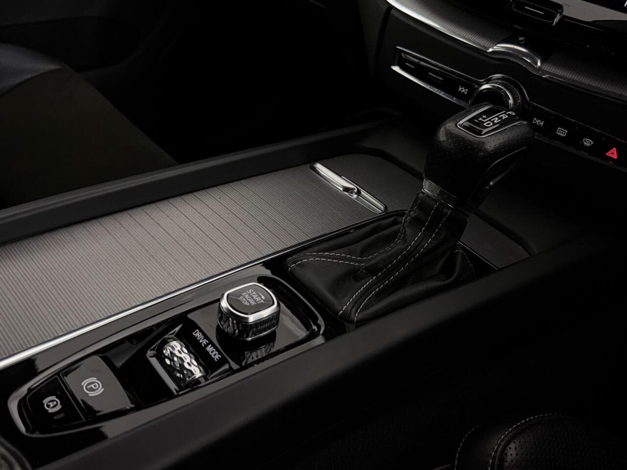 Volvo XC60 thumbnail Interior Front