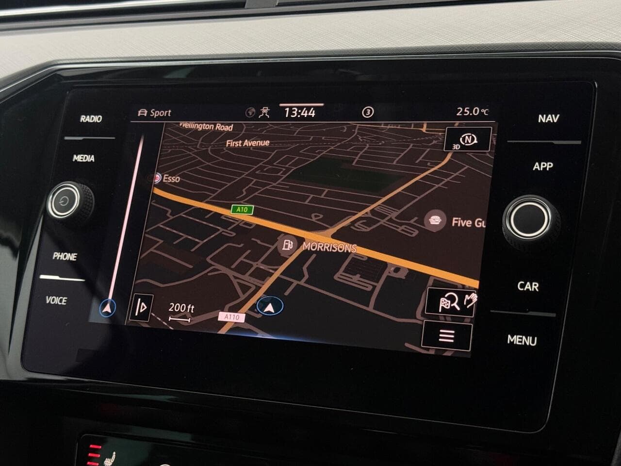 Volkswagen Passat thumbnail Infotainment System