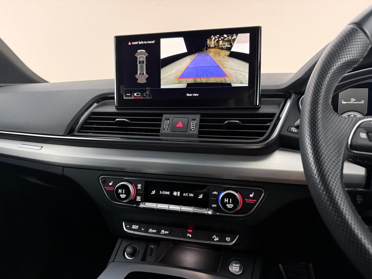 Audi Q5 thumbnail Infotainment System