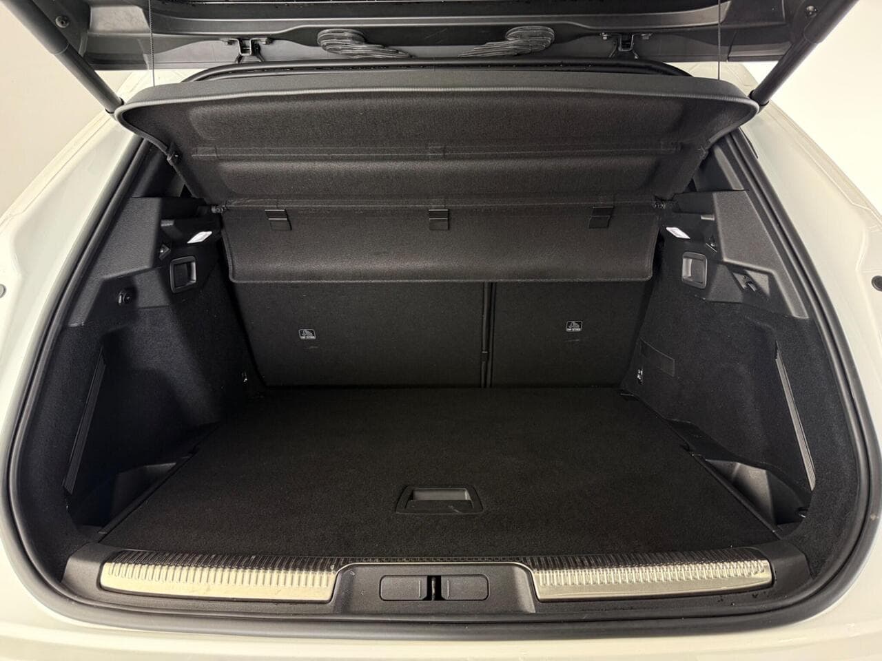 DS AUTOMOBILES DS 7 CROSSBACK thumbnail Boot