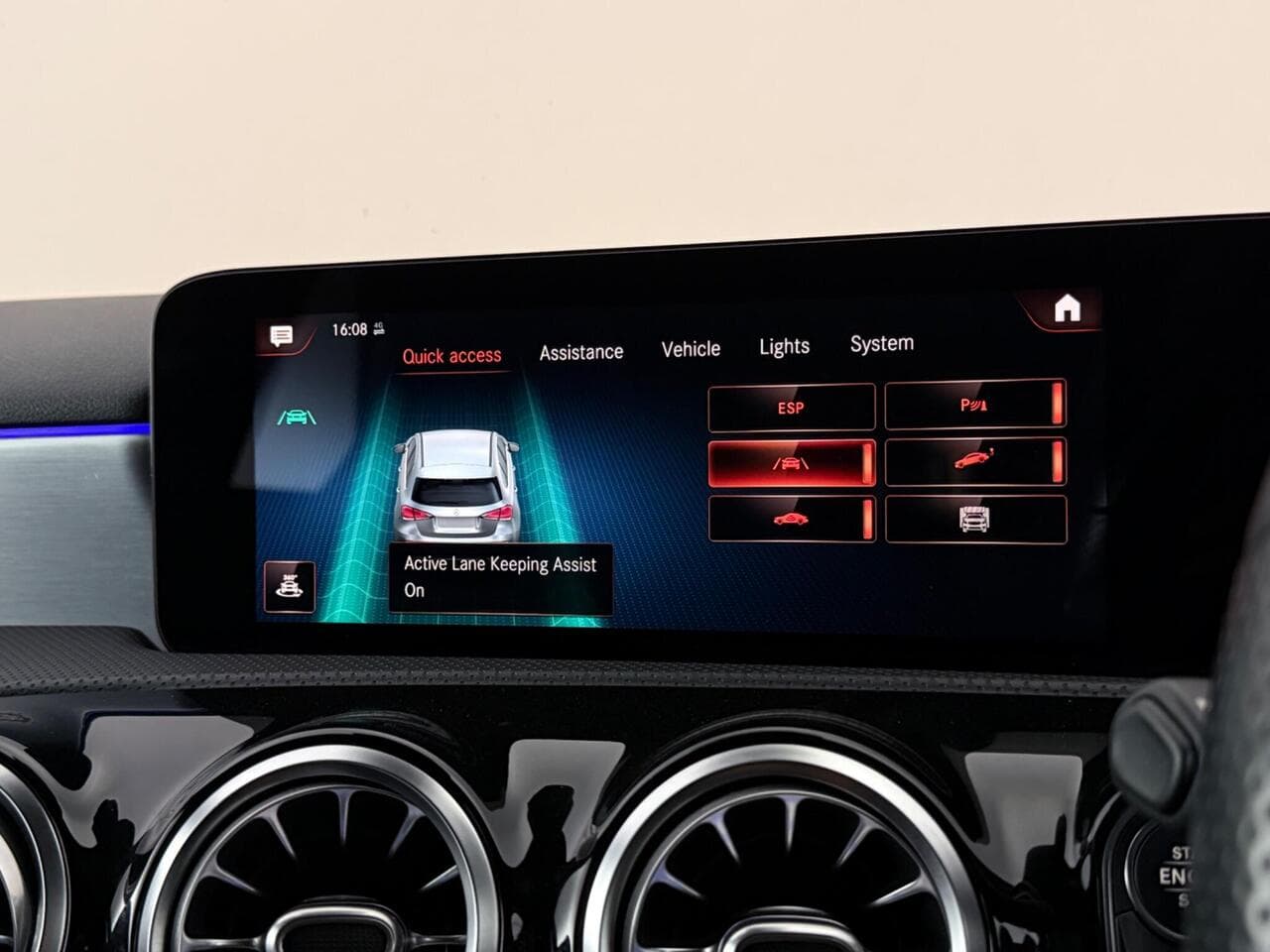 Mercedes-Benz A Class thumbnail Infotainment System
