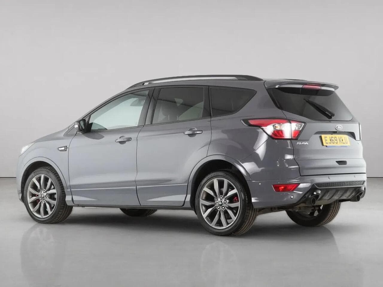 Ford Kuga thumbnail Rear Left