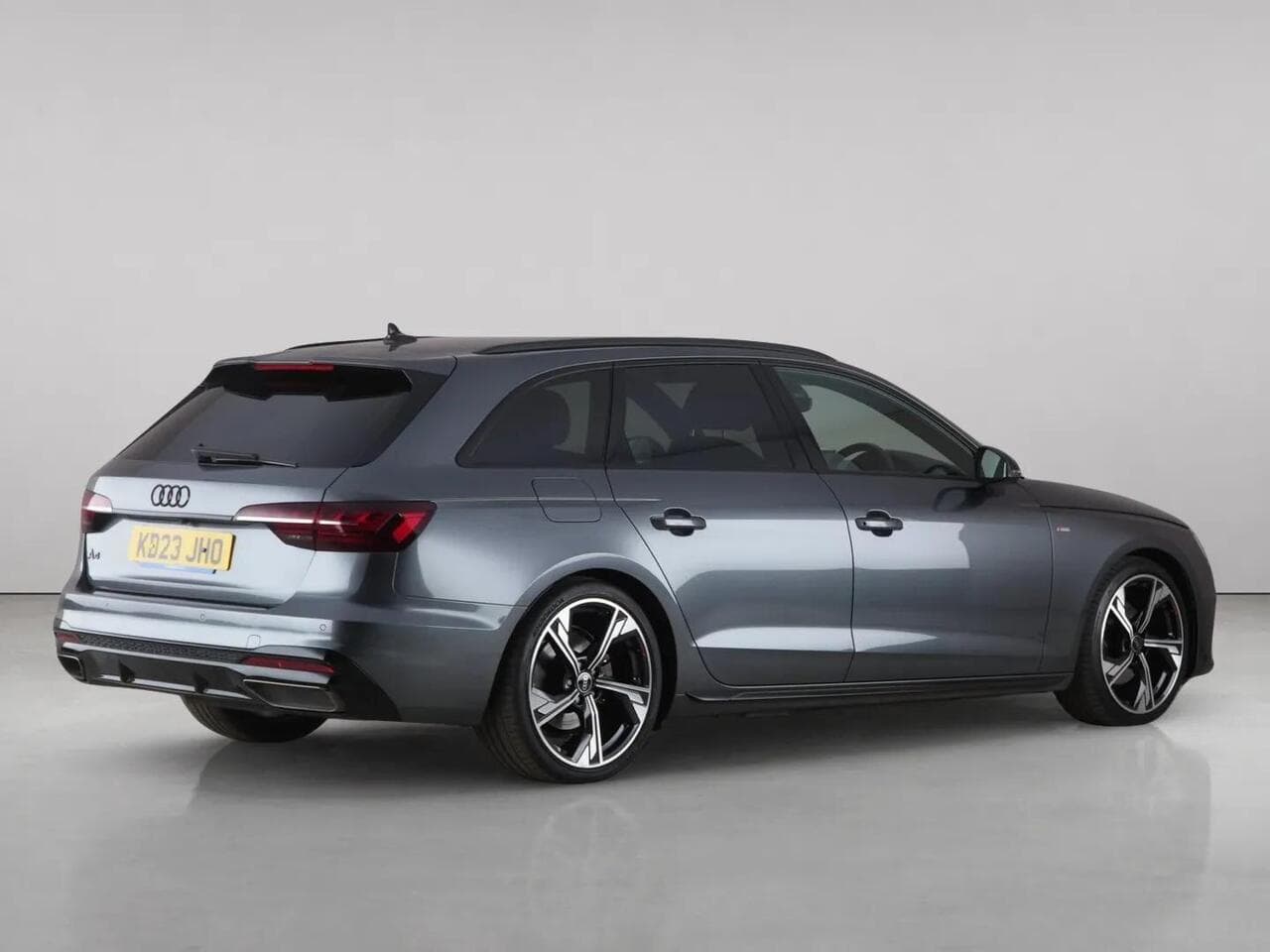 Audi A4 Avant thumbnail Rear Right
