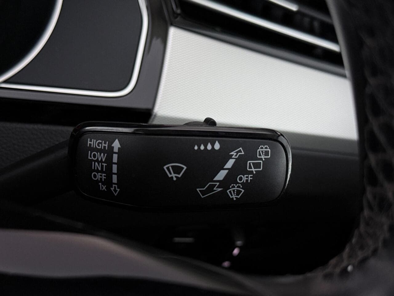 Volkswagen Passat thumbnail Misc Controls