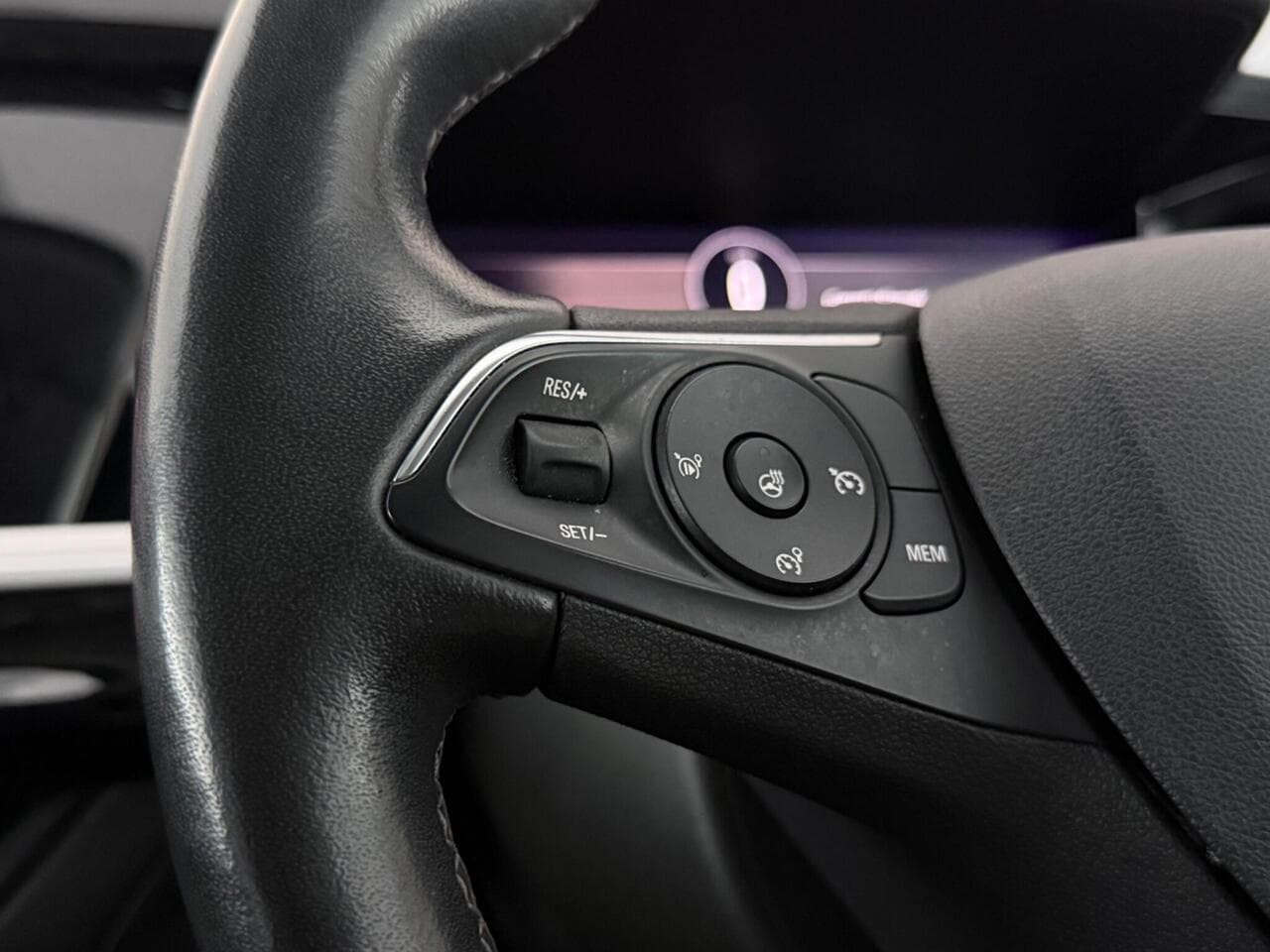 Vauxhall Grandland thumbnail Misc Controls