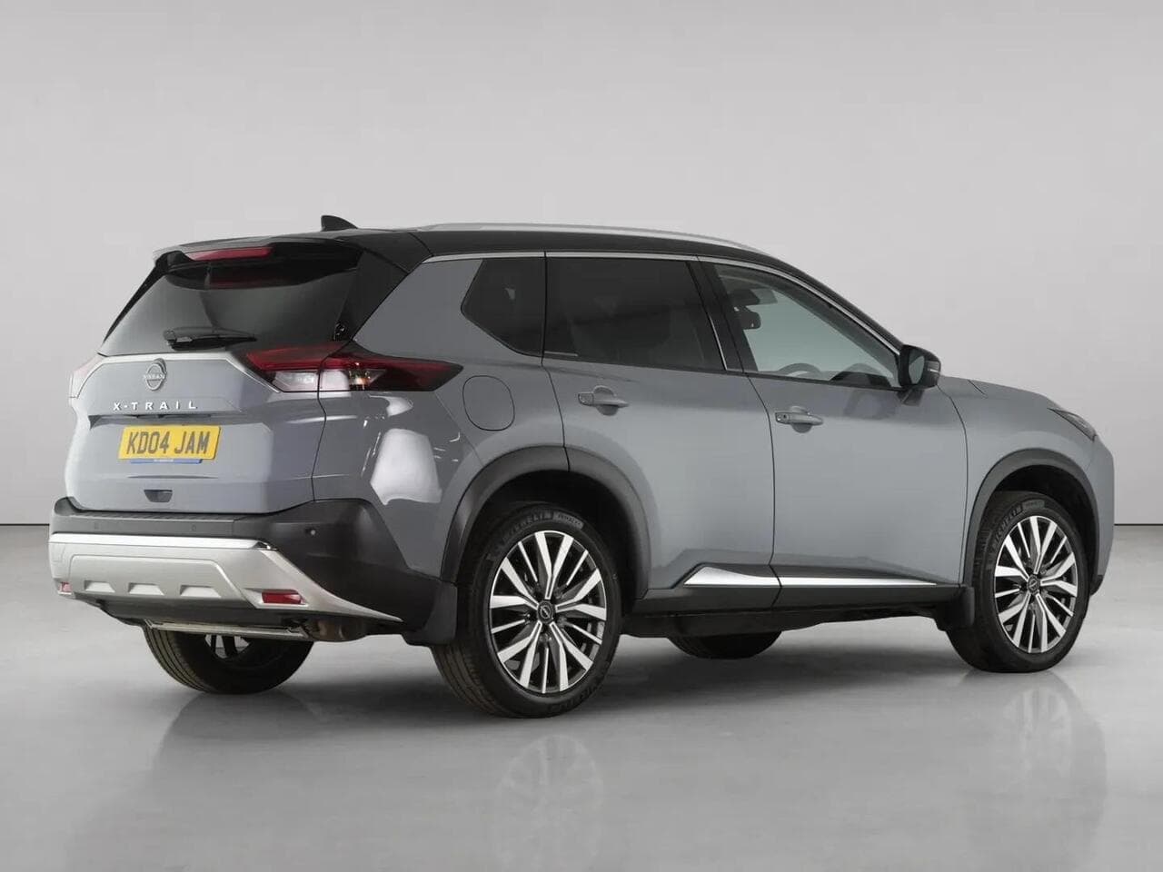 Nissan X-Trail thumbnail Rear Right
