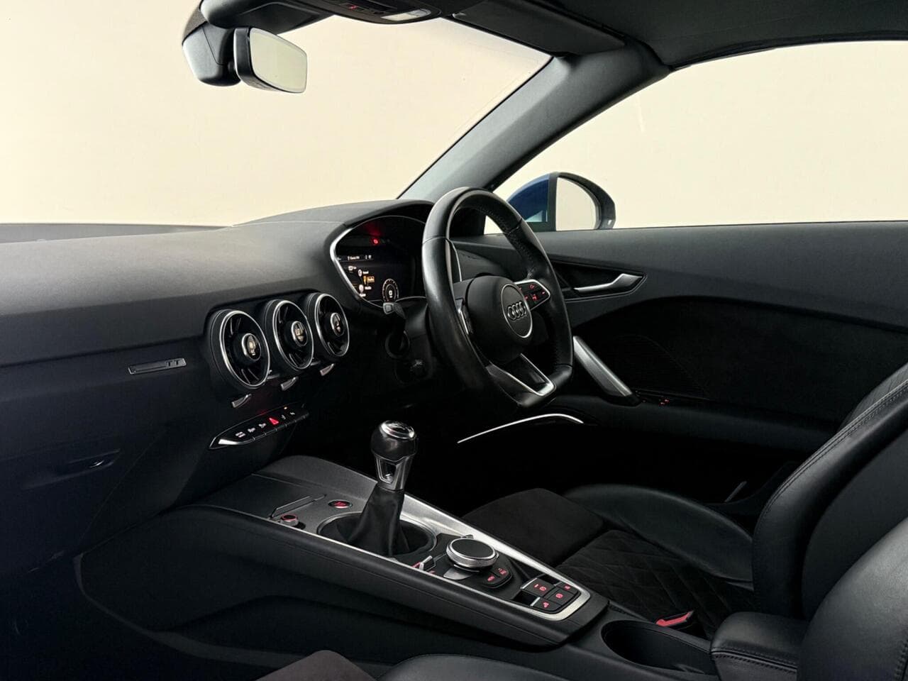 Audi TT thumbnail Interior Front