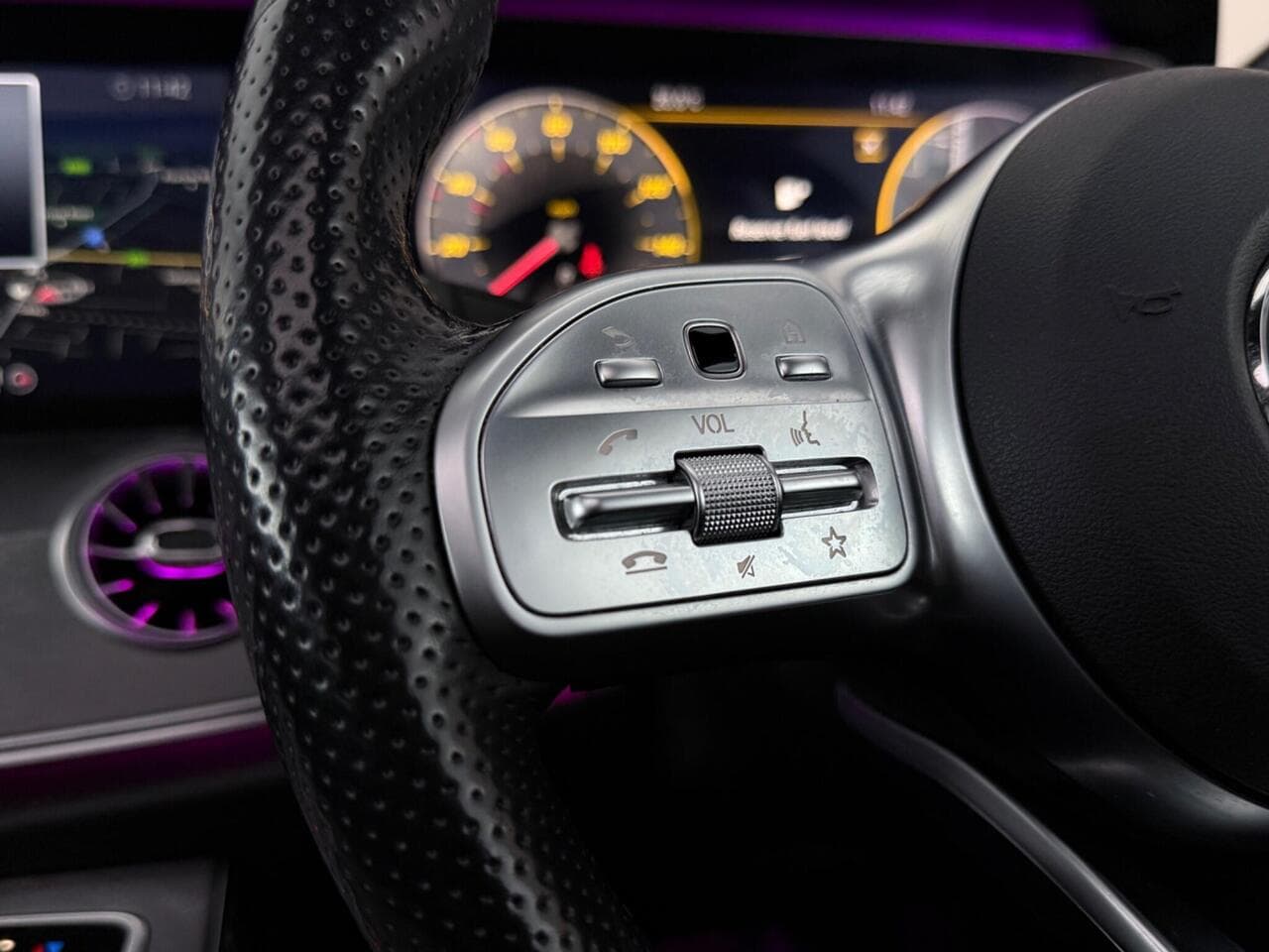 Mercedes-Benz CLS thumbnail Misc Controls