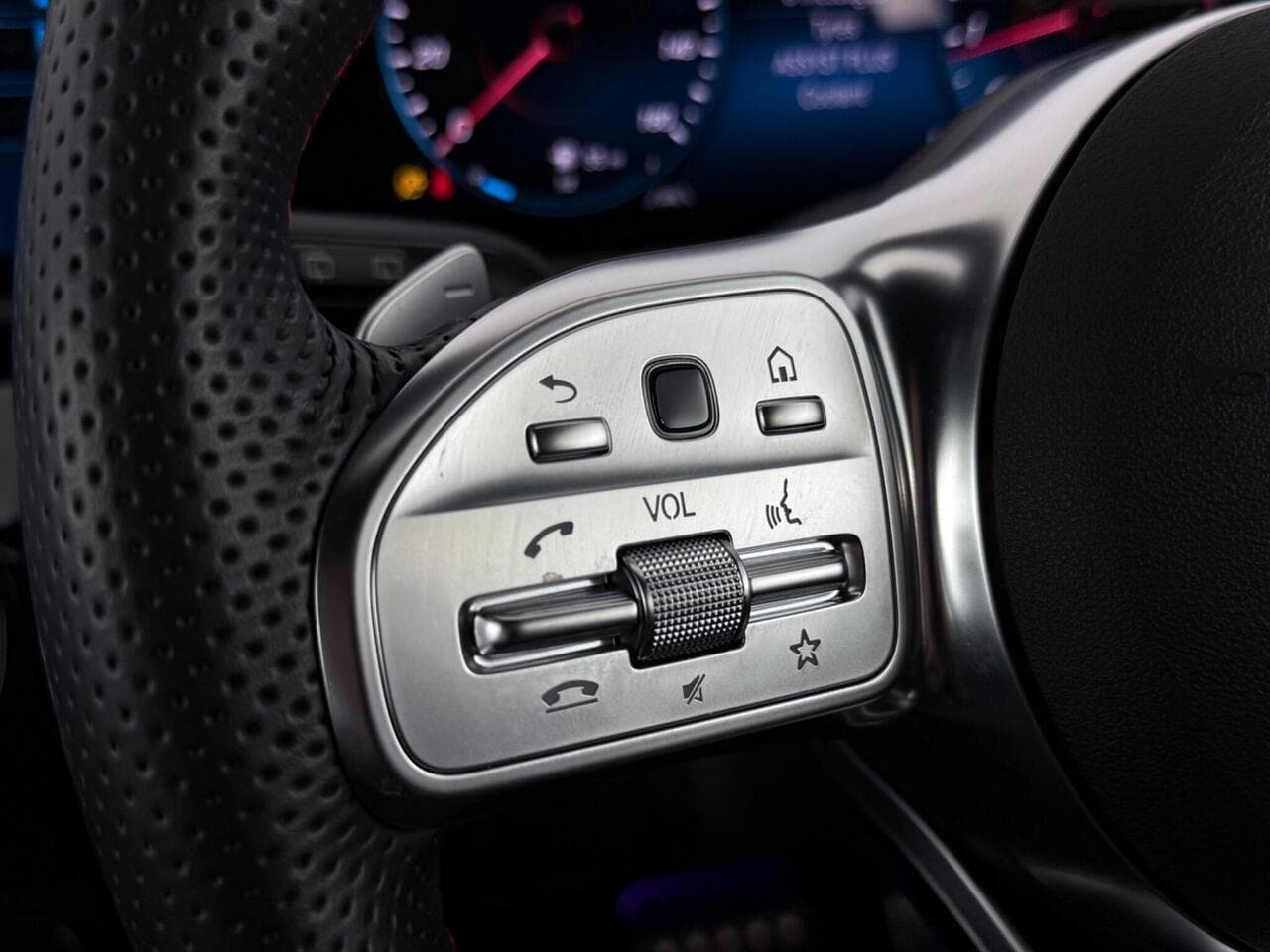 Mercedes-Benz A Class thumbnail Misc Controls