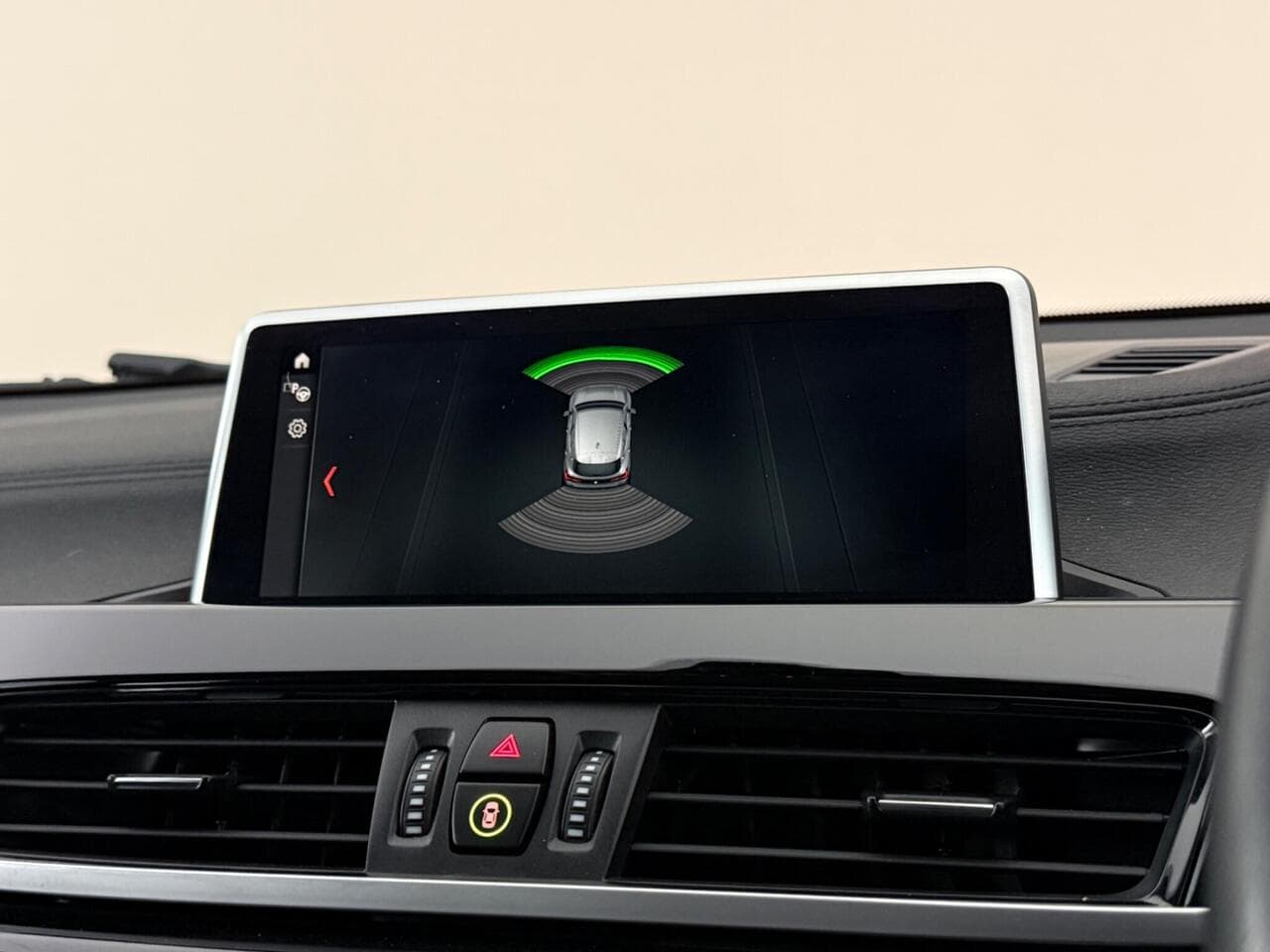 BMW X2 thumbnail Infotainment System