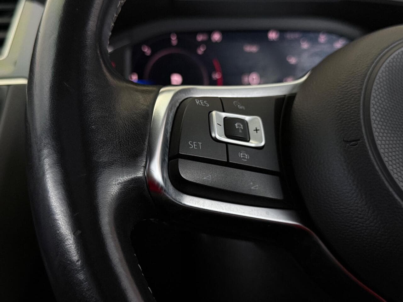 Volkswagen Tiguan thumbnail Misc Controls