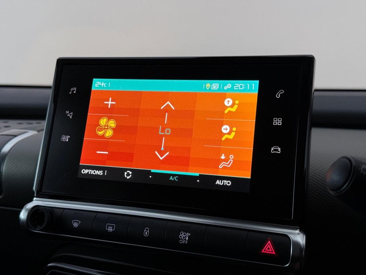 Citroen C4 Cactus thumbnail Infotainment System