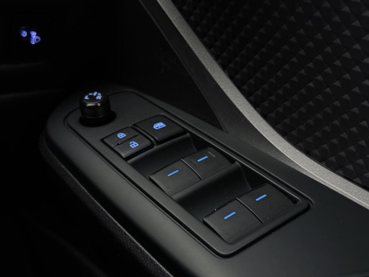 Toyota C-HR thumbnail Misc Controls