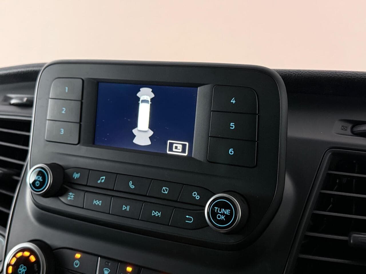 Ford Transit Custom thumbnail Infotainment System