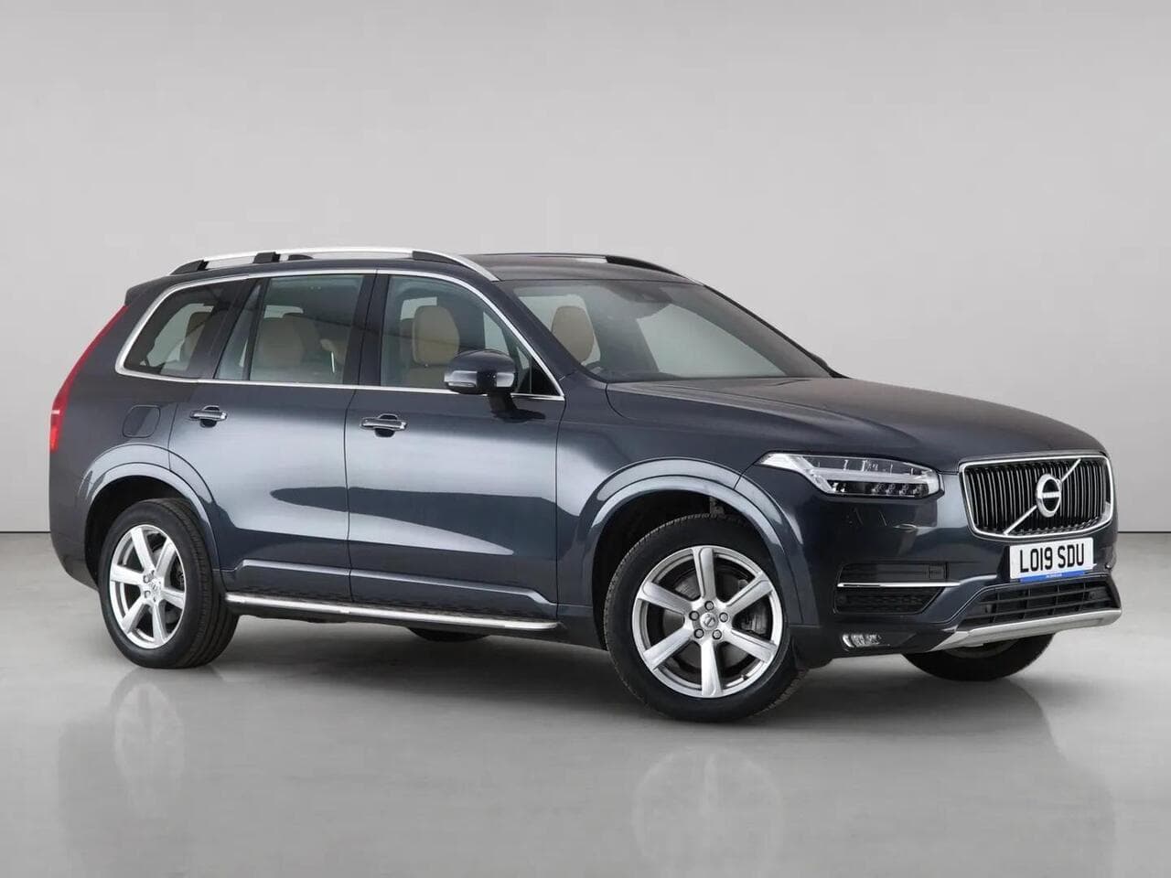 Volvo XC90 - Volvo XC90 2.0 D5 PowerPulse Momentum Pro Auto 4WD Euro 6 (s/s) 5dr