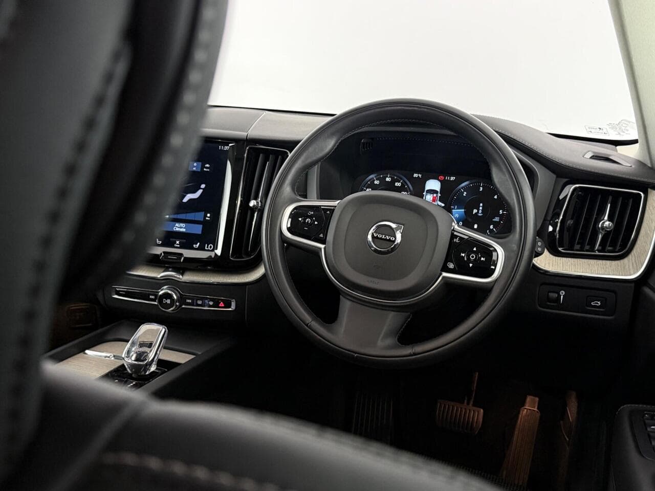 Volvo XC60 thumbnail Steering Wheel