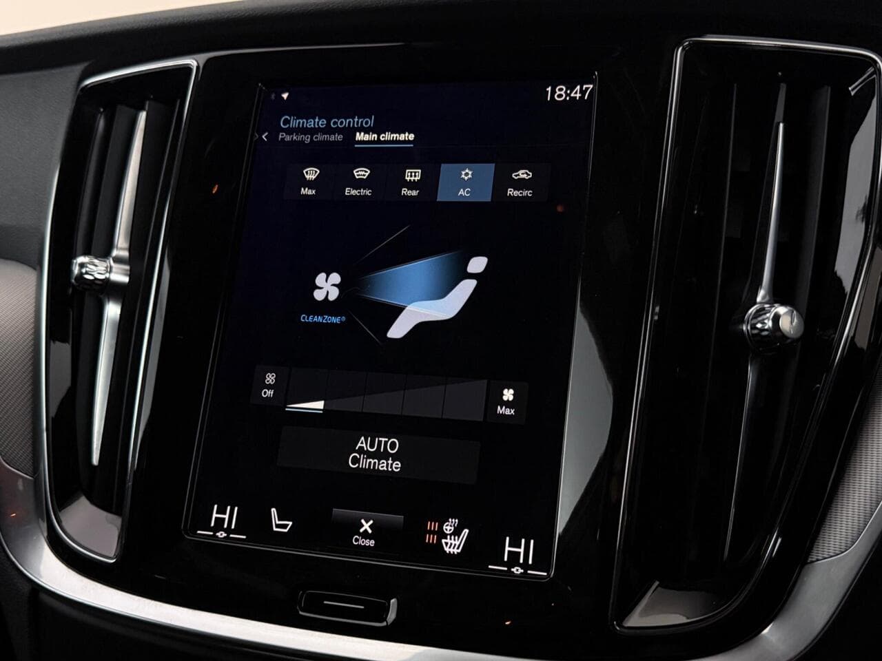 Volvo S60 thumbnail Infotainment System