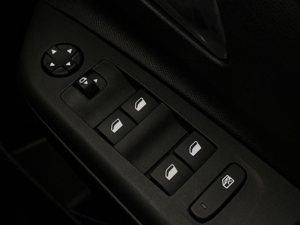 Vauxhall Corsa thumbnail Misc Controls