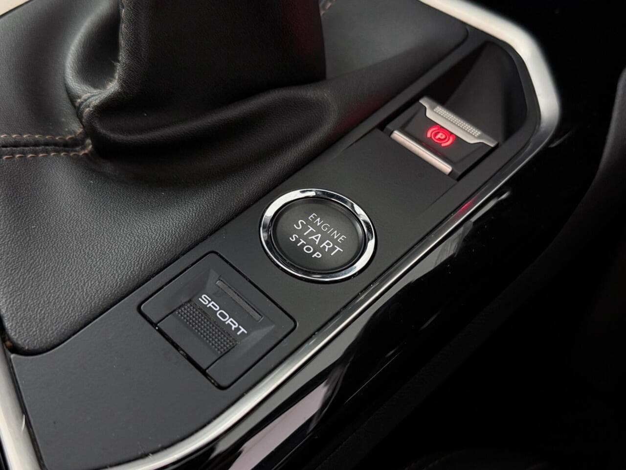 Peugeot 5008 thumbnail Misc Controls