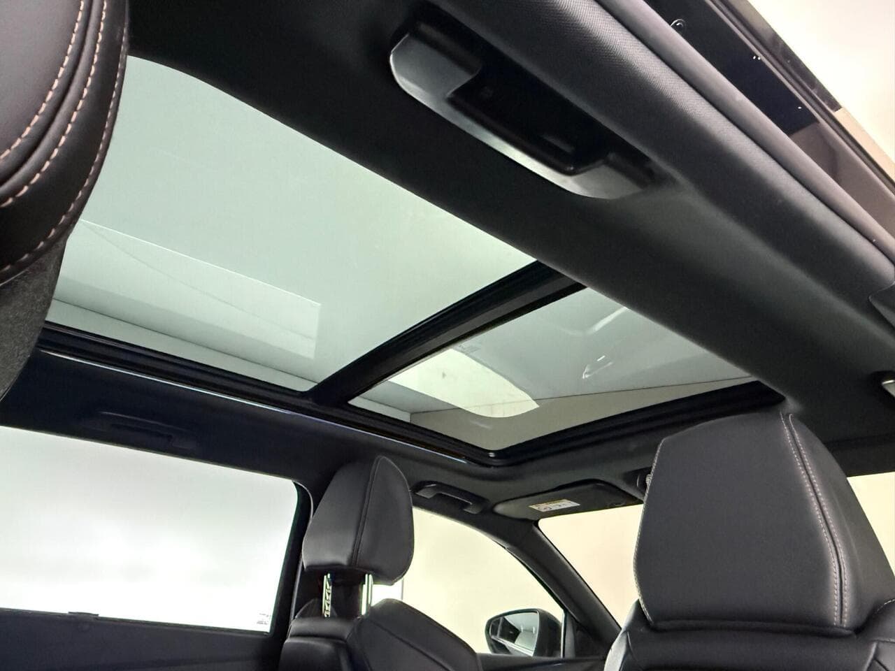 Peugeot 5008 thumbnail Roof