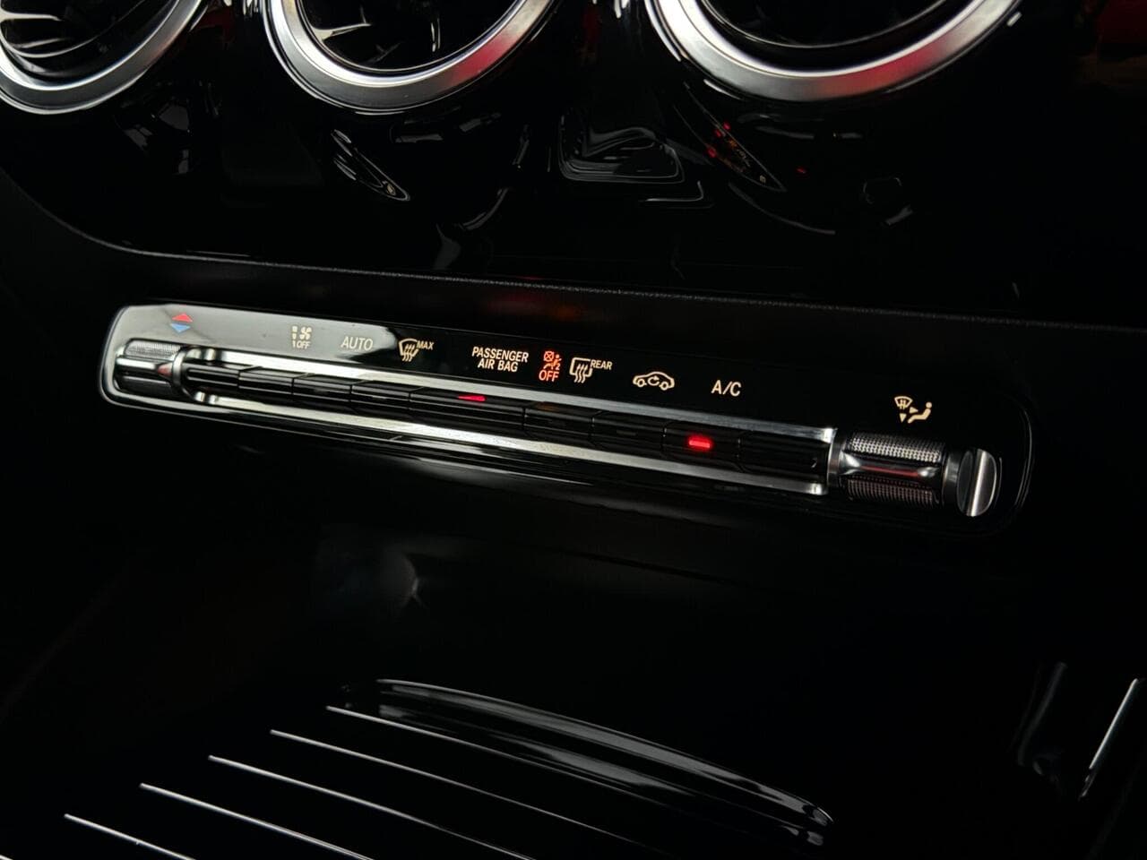 Mercedes-Benz A Class thumbnail Misc Controls
