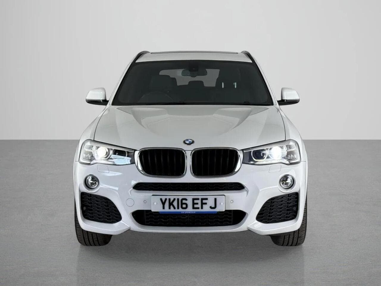 BMW X3 thumbnail Front
