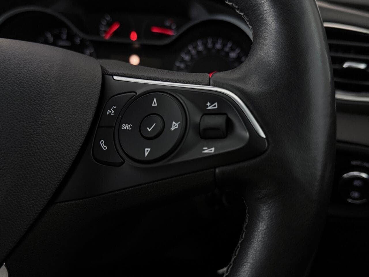 Vauxhall Grandland X thumbnail Misc Controls