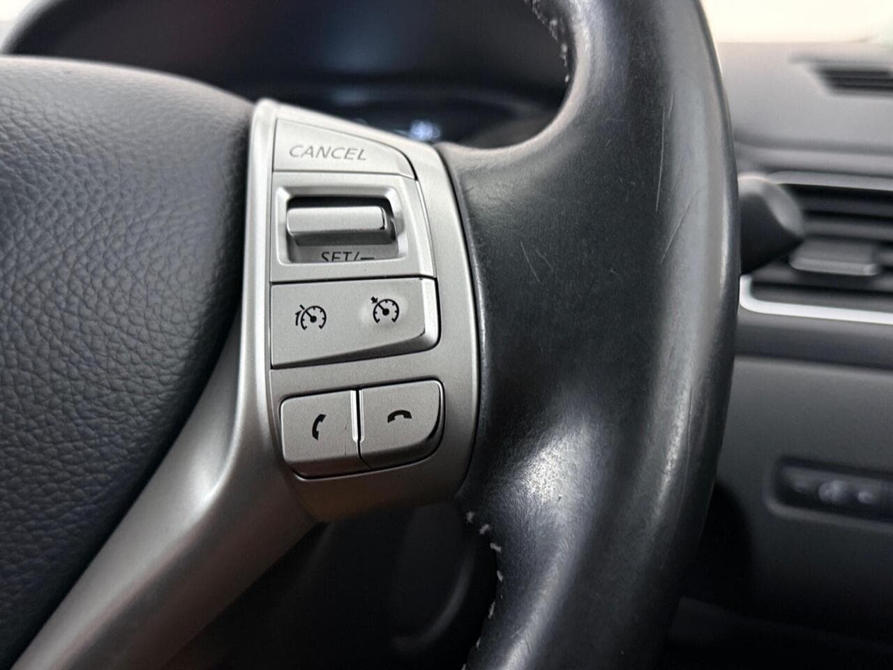 Nissan Pulsar thumbnail Misc Controls
