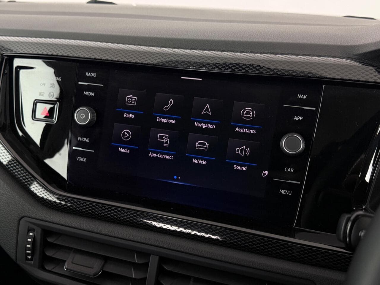 Volkswagen Polo thumbnail Infotainment System
