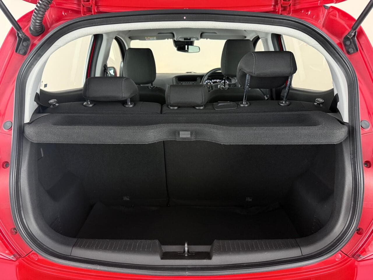 Vauxhall Viva thumbnail Boot
