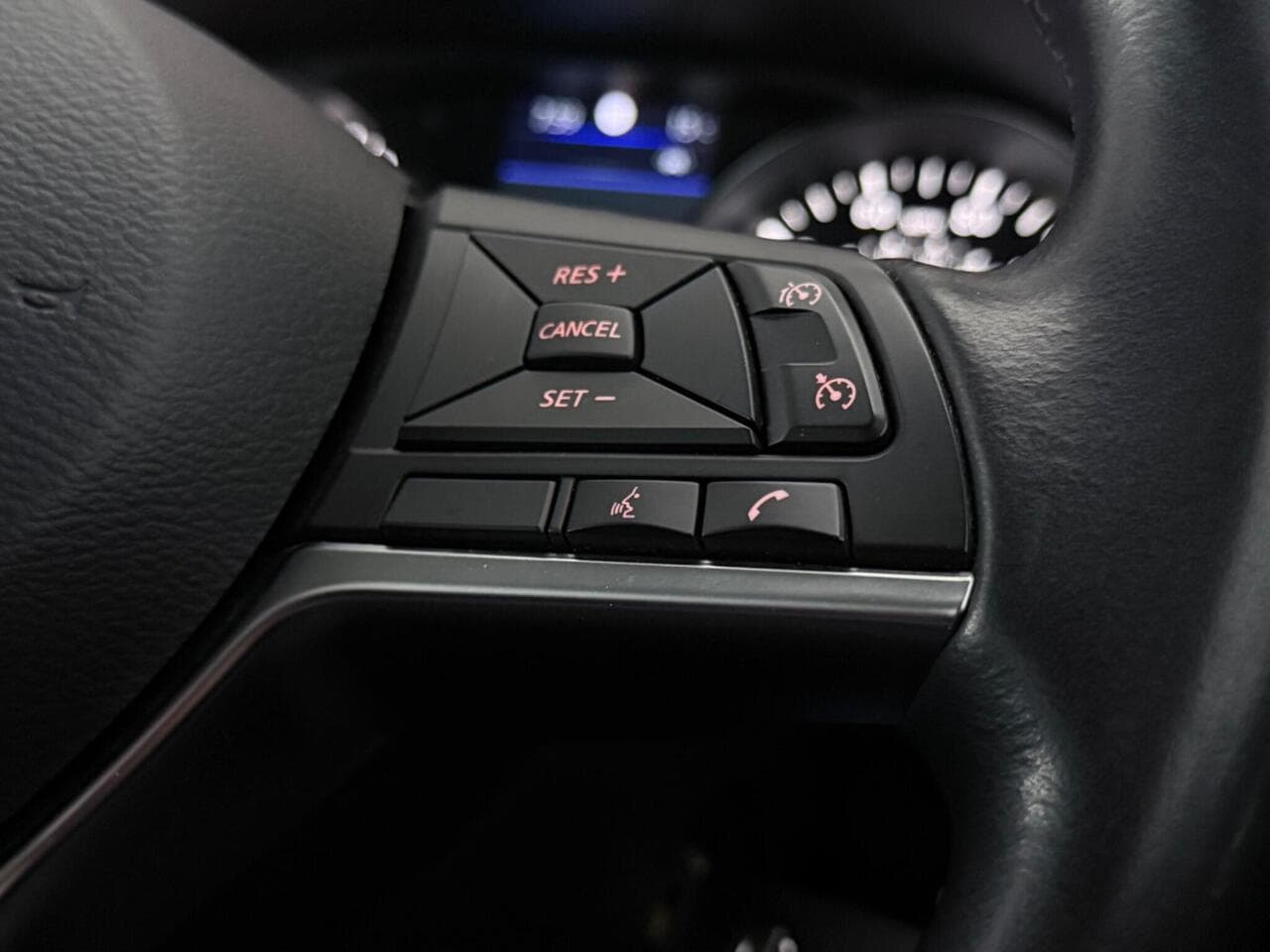 Nissan Qashqai thumbnail Misc Controls