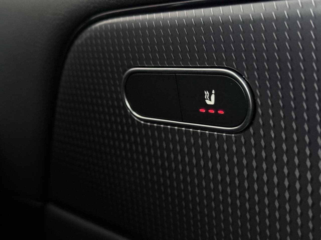 Mercedes-Benz B Class thumbnail Misc Controls