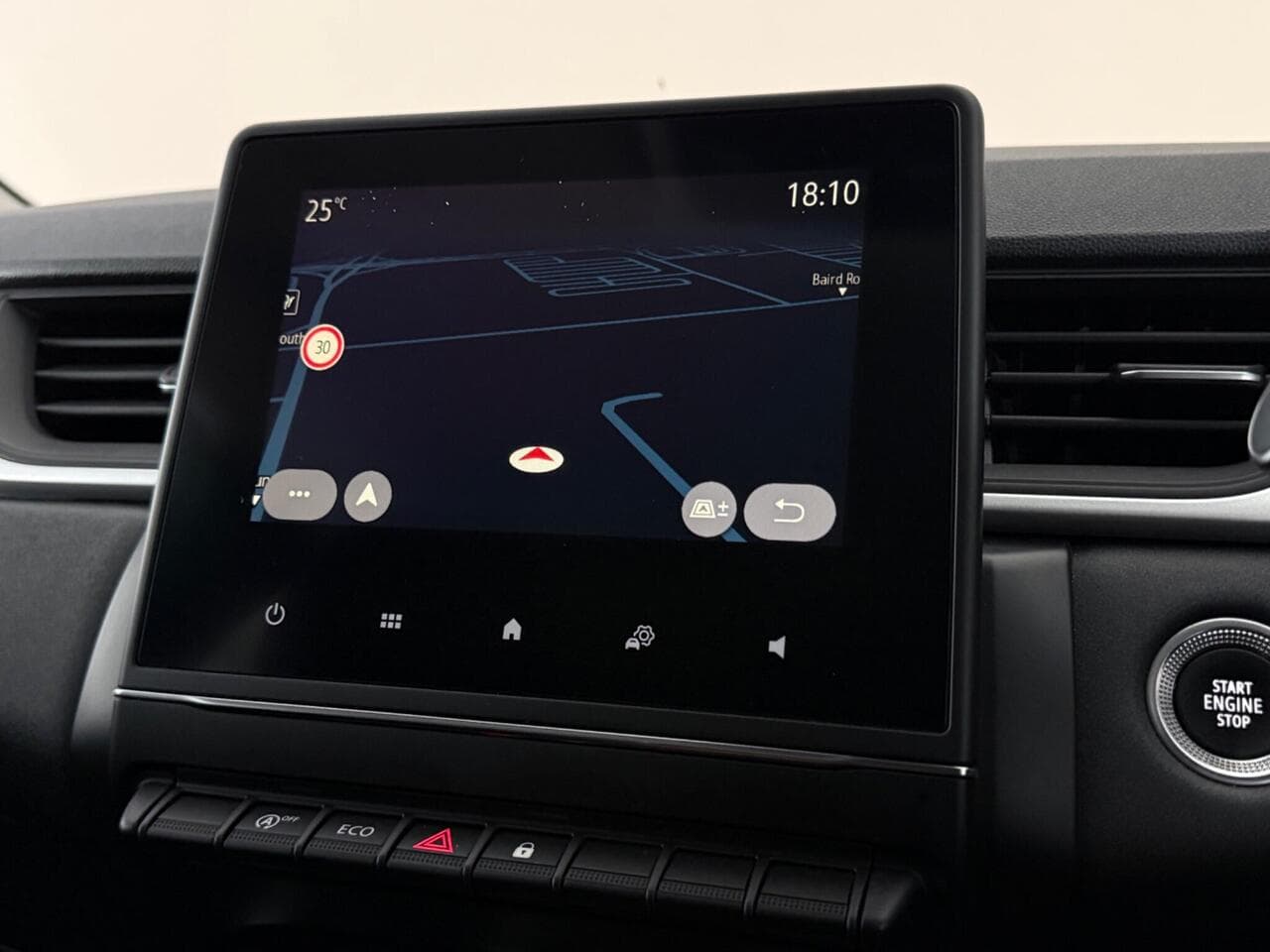 Renault Captur thumbnail Infotainment System