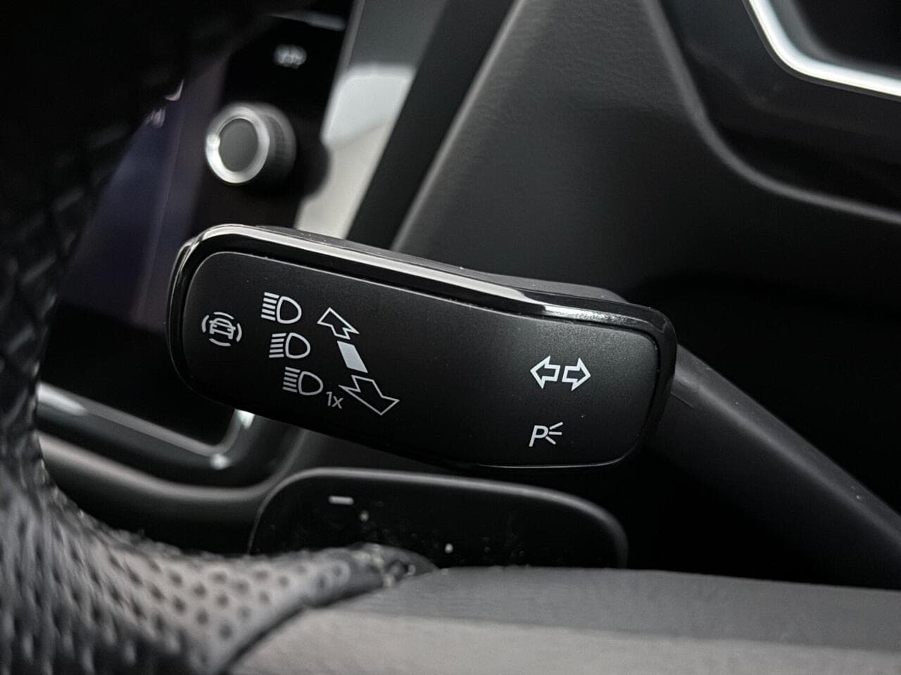 Volkswagen Tiguan thumbnail Misc Controls
