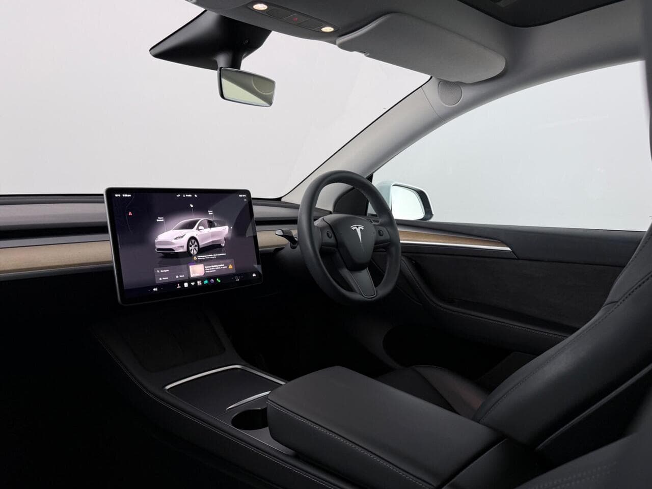 Tesla Model Y thumbnail Interior Front