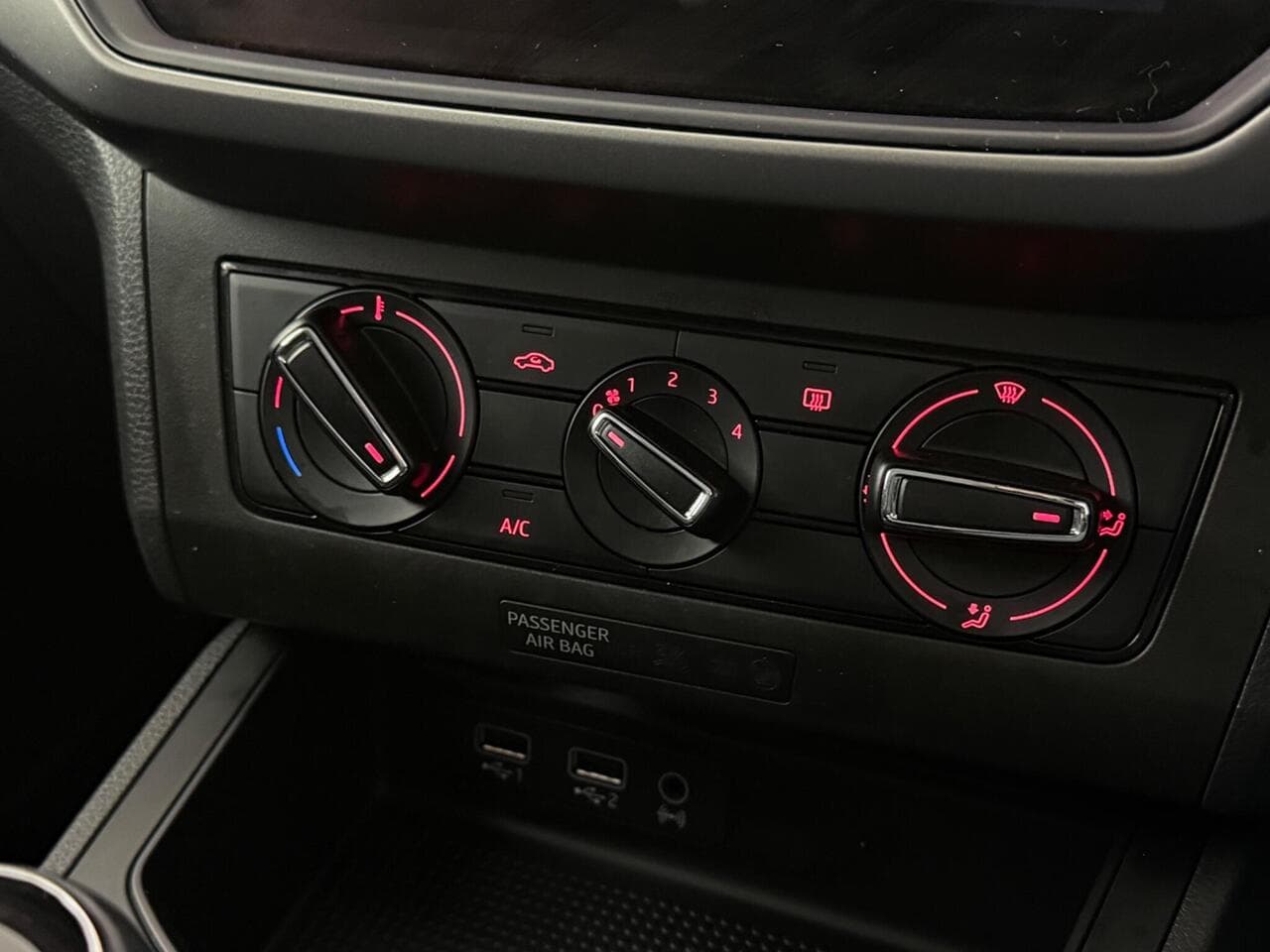 SEAT Ibiza thumbnail Misc Controls