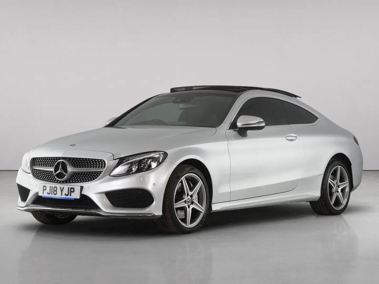 Mercedes-Benz C Class thumbnail Front Left
