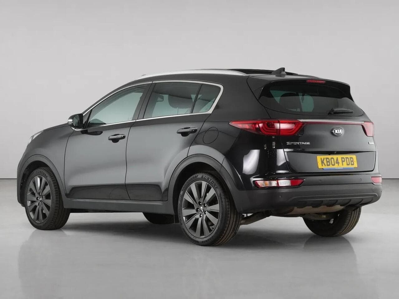 Kia Sportage thumbnail Rear Left