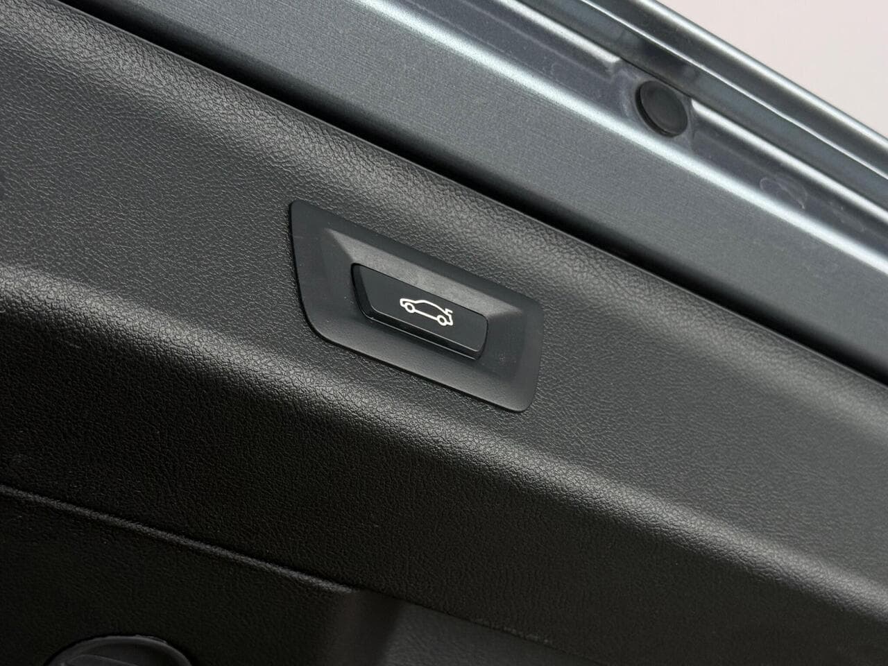 BMW 5 Series thumbnail Misc Controls