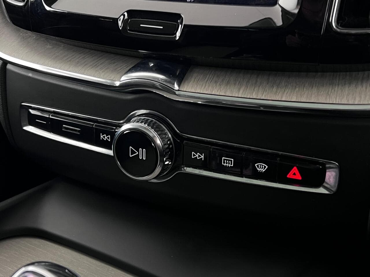 Volvo XC60 thumbnail Misc Controls