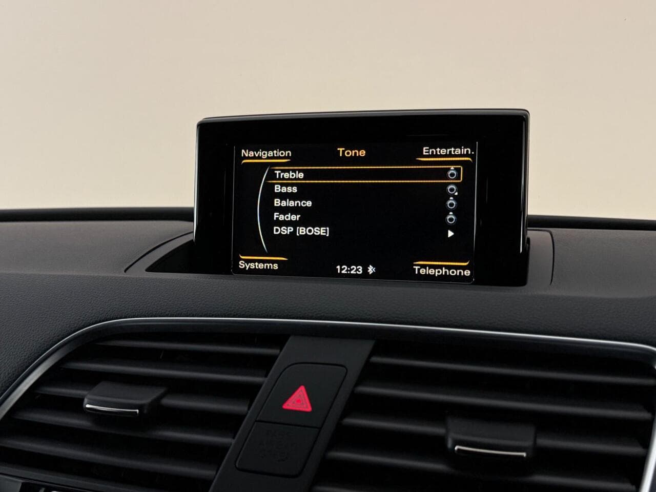 Audi Q3 thumbnail Infotainment System