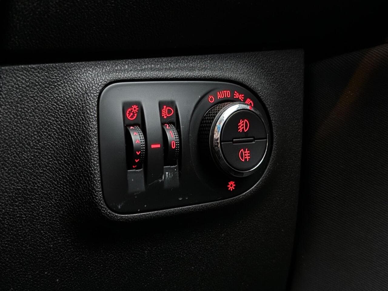 Vauxhall Corsa thumbnail Misc Controls