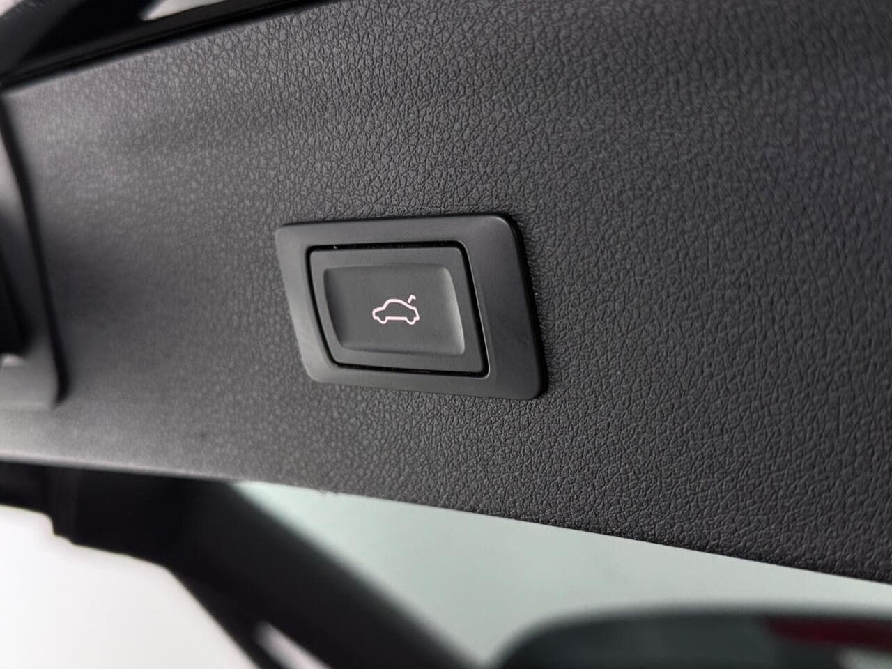Audi Q3 thumbnail Misc Controls