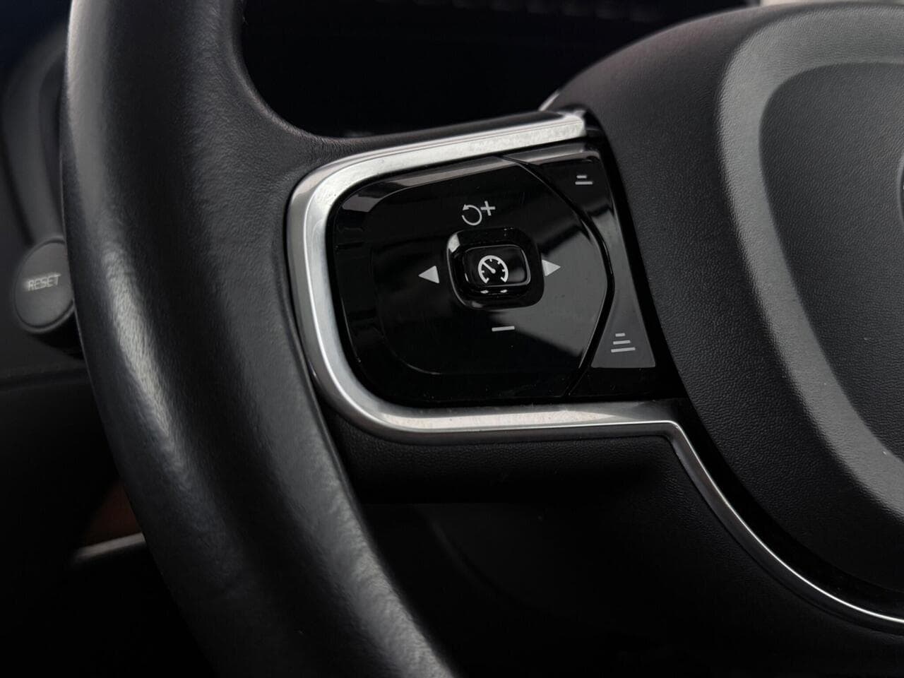 Volvo XC90 thumbnail Misc Controls