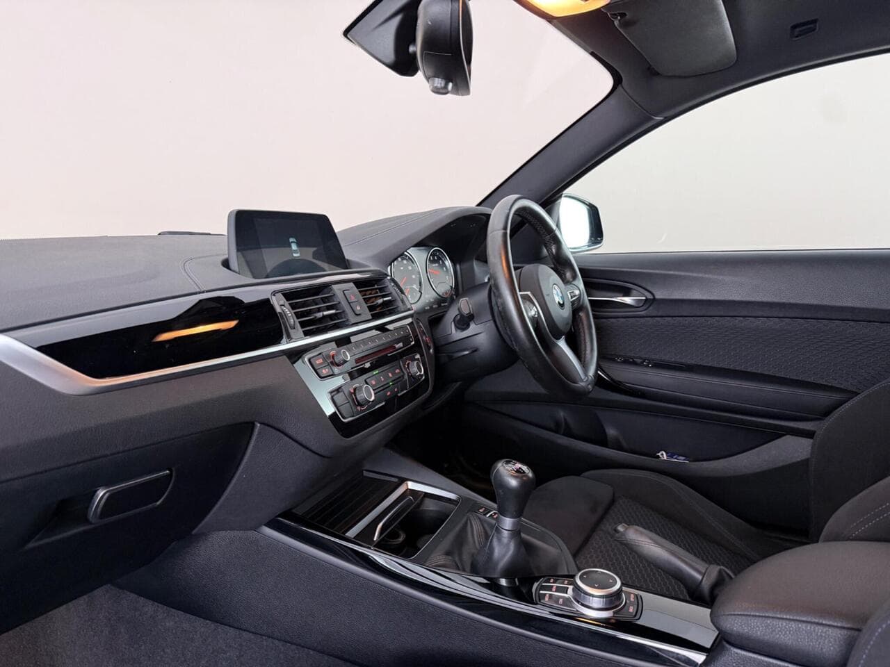 BMW 2 Series thumbnail Interior Front