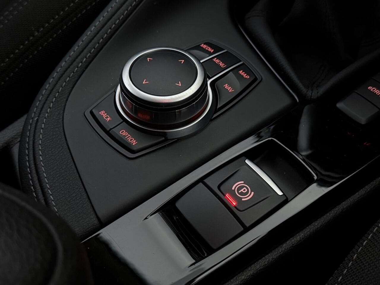 BMW X2 thumbnail Misc Controls