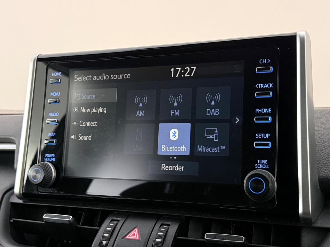 Toyota RAV4 thumbnail Infotainment System