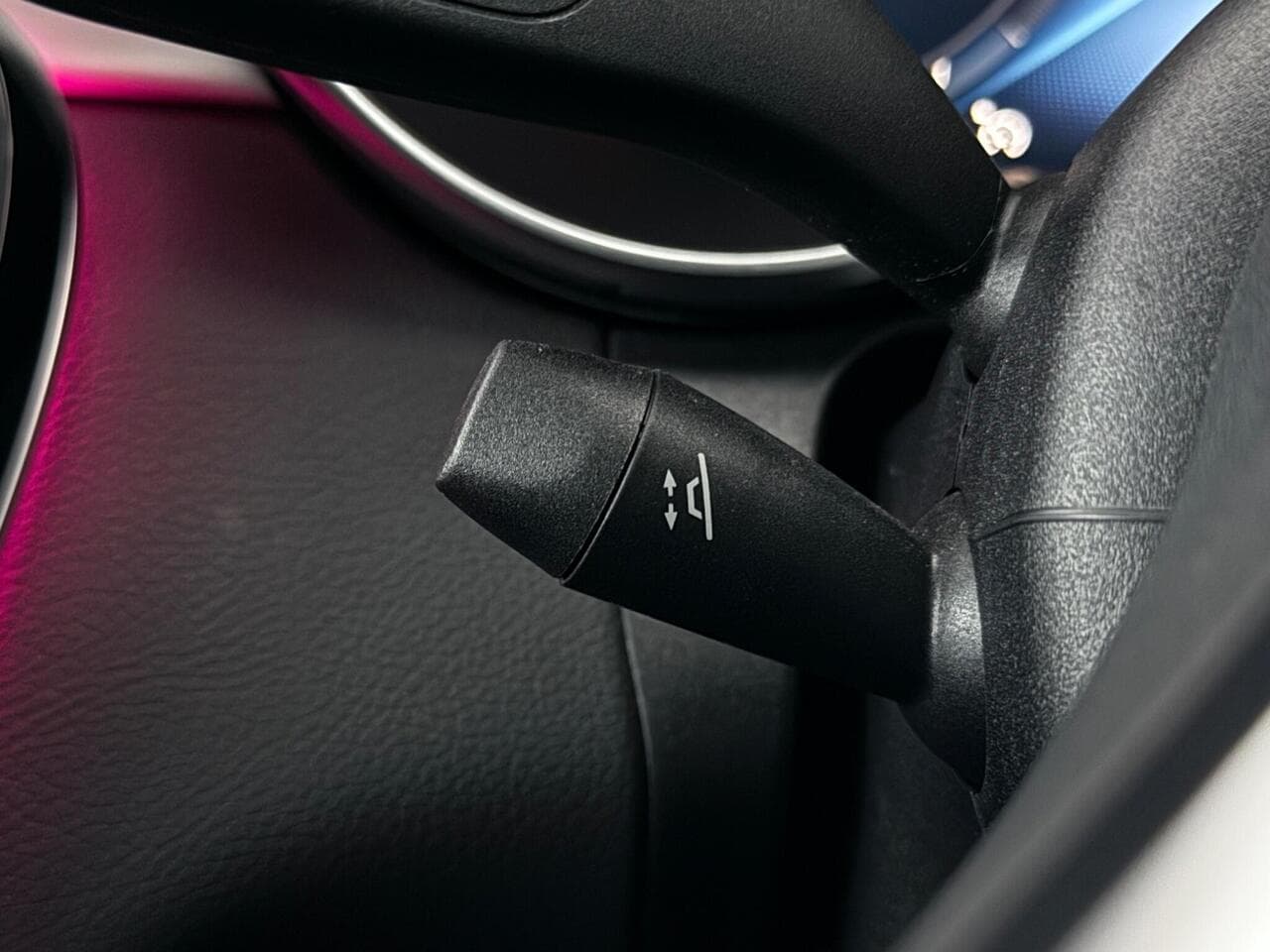 Mercedes-Benz C Class thumbnail Misc Controls