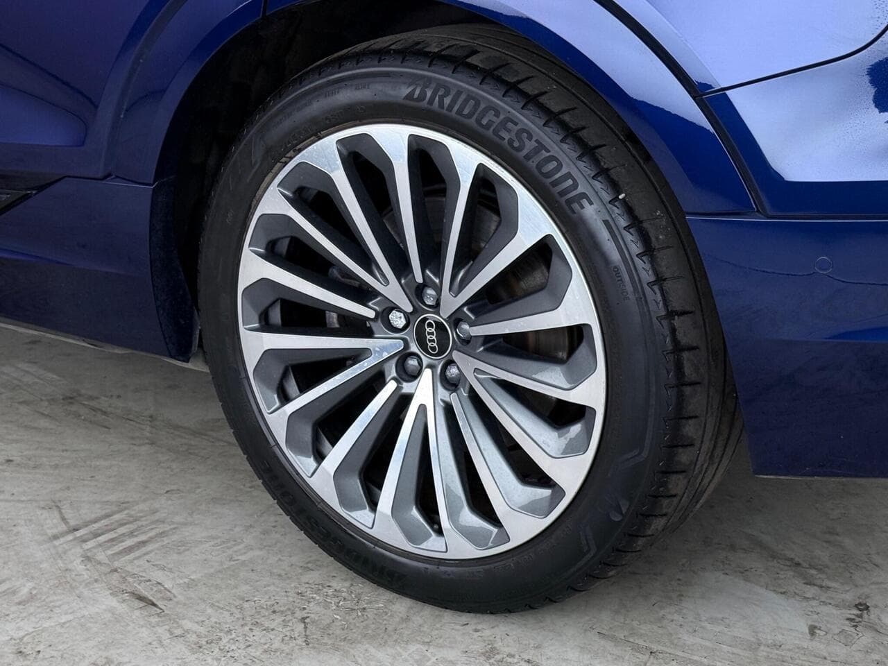 Audi e-tron thumbnail Wheel