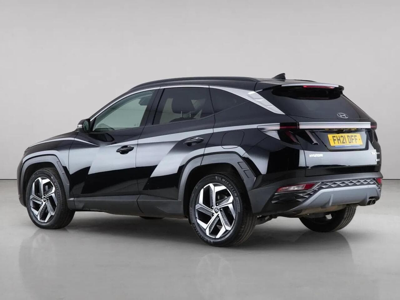 Hyundai TUCSON thumbnail Rear Left